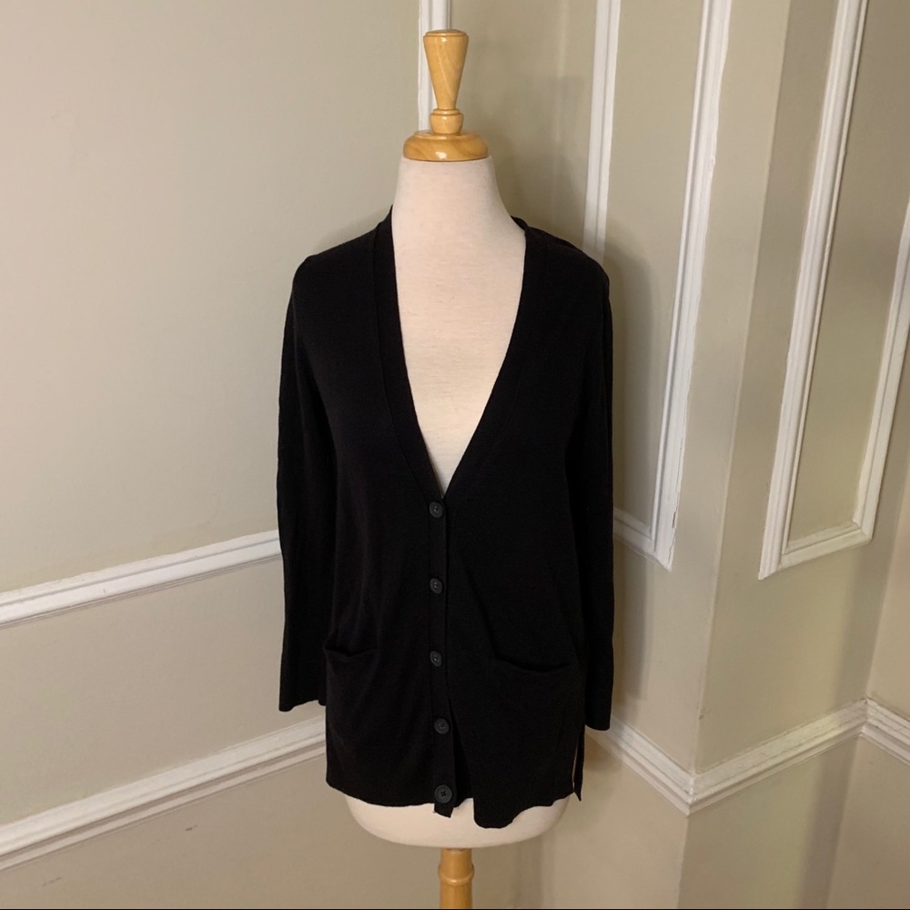 🌟SALE🌟Old Navy Deep V-Neck Cardigan w POCKETS